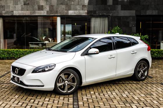 VOLVO V40 2.0 T4 KINETIC GASOLINA 4P AUTOMÁTICO VOLVO V40 2.0 T4 KINETIC GASOLINA 4P AUTOMÁTICO